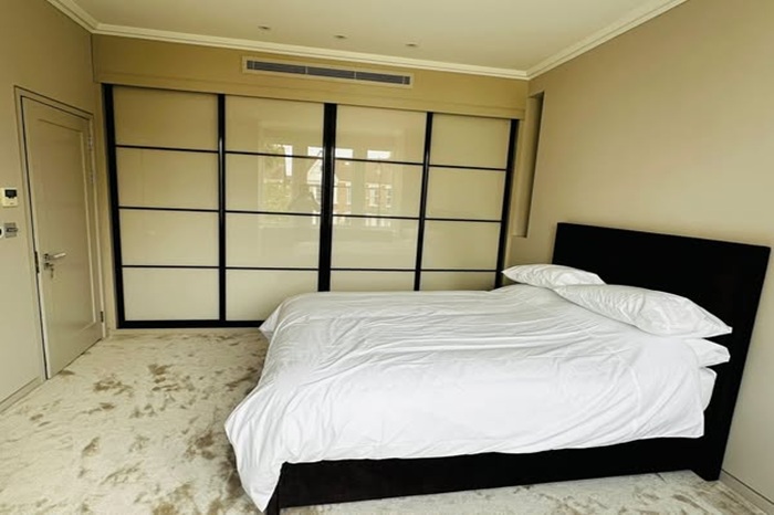 Sliding Doors